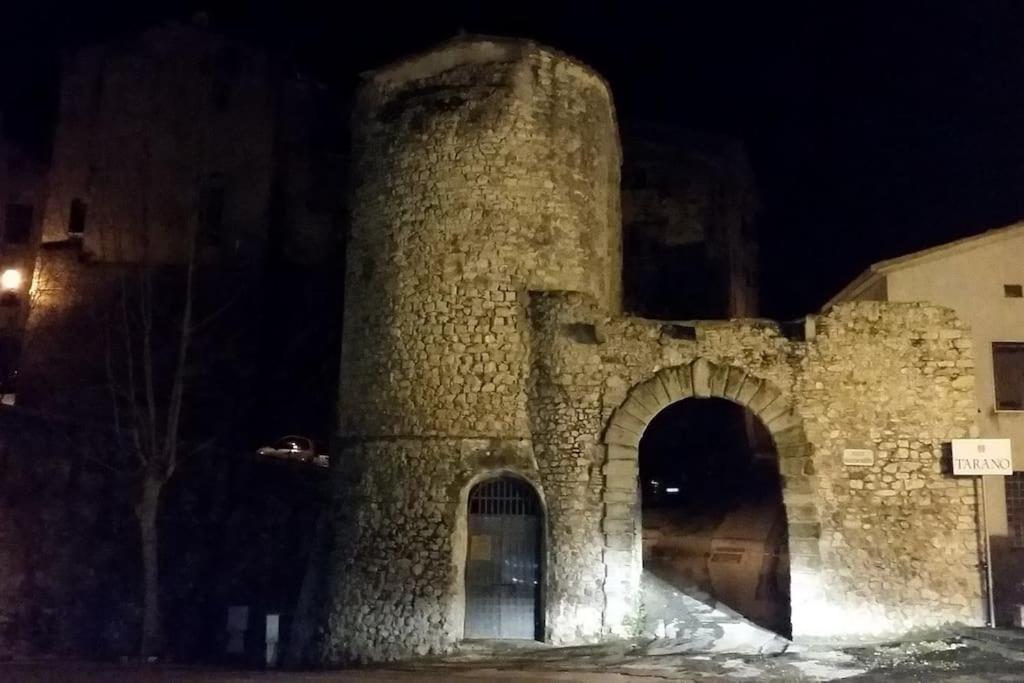 Casa In Antico Borgo Medievale A Tarano Ri, Via Giacomo Leopardi, 15 Villa Exteriör bild