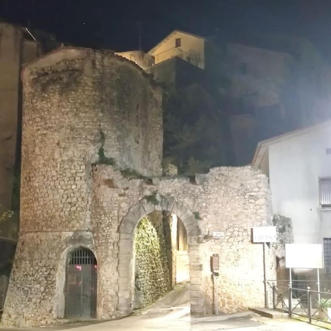 Casa In Antico Borgo Medievale A Tarano Ri, Via Giacomo Leopardi, 15 Villa Exteriör bild
