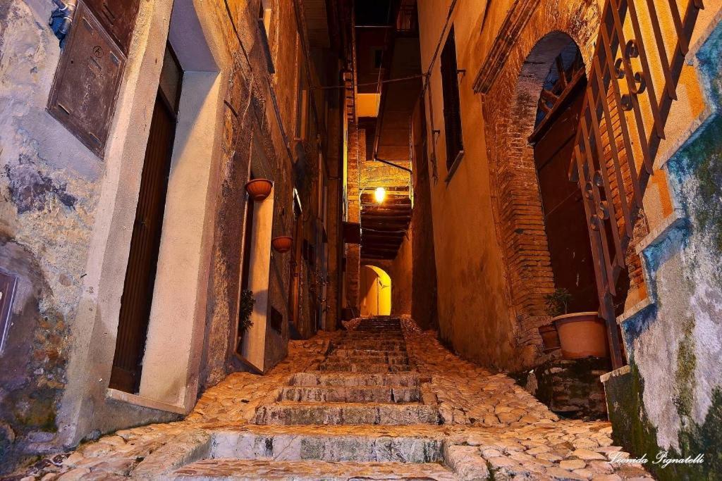 Casa In Antico Borgo Medievale A Tarano Ri, Via Giacomo Leopardi, 15 Villa Exteriör bild